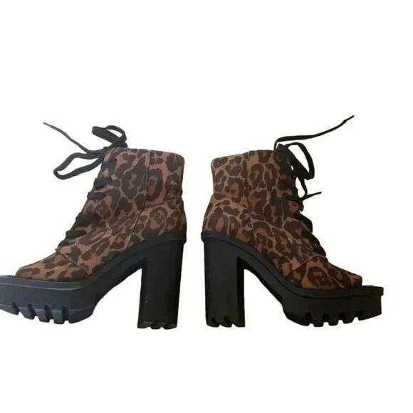 Jessica Simpson Leopard  Print Lizzah Peep-Toe Lug-Sole Bootie SZ 7M - Picture 6 of 11